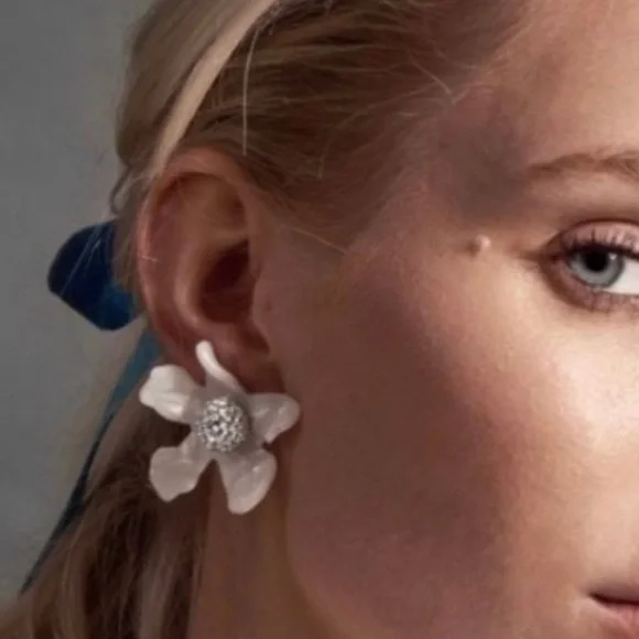 Lele Sadoughi ivory White Floral crystal stud Earrings - Picture 1 of 7